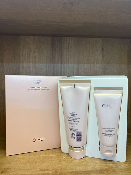 Bộ Sữa Rửa Mặt Dưỡng Ẩm Ohui Miracle Moisture Cleansing Foam Special Set